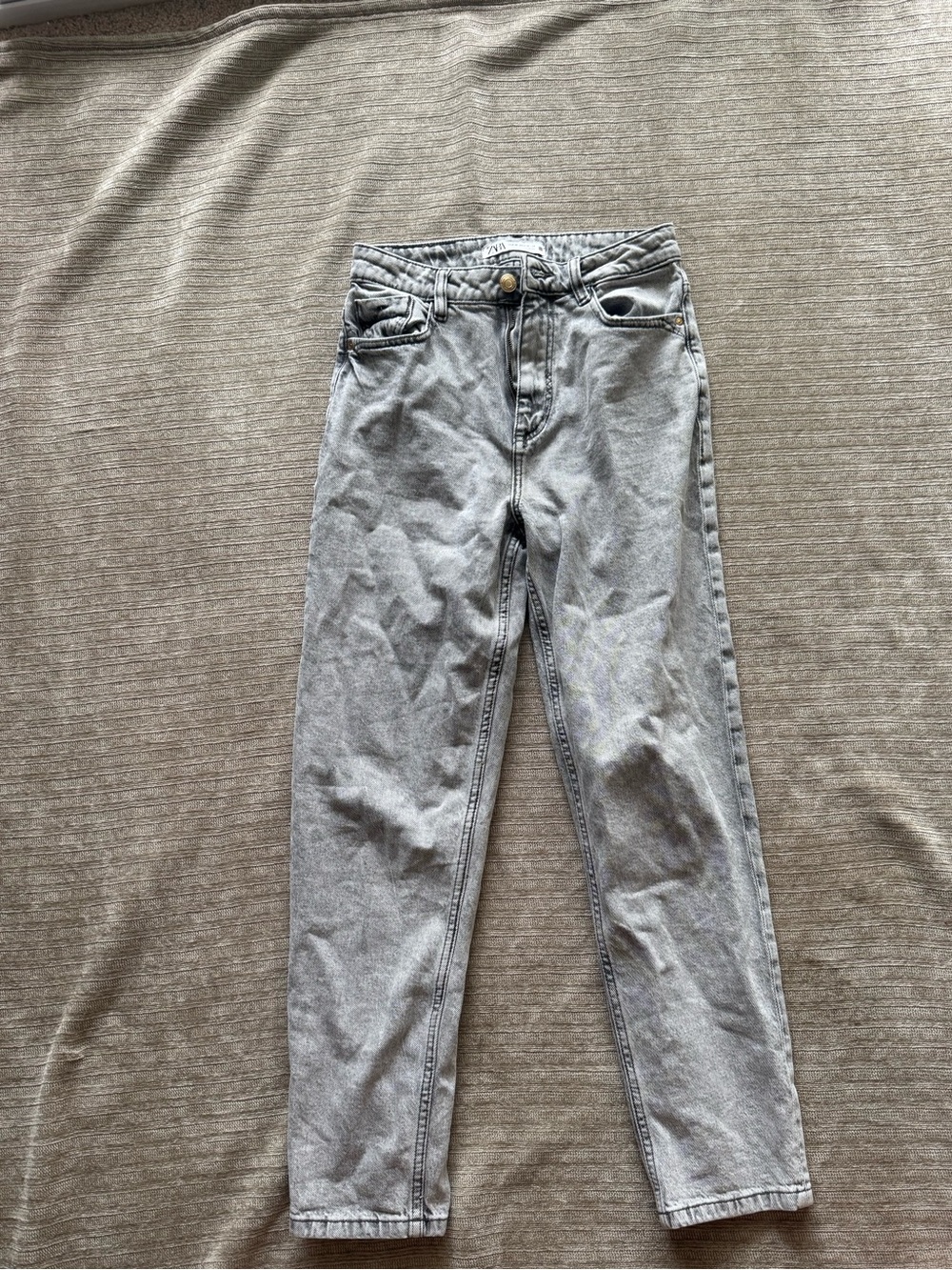 Zara High-Rise Light Grey Straight Jeans